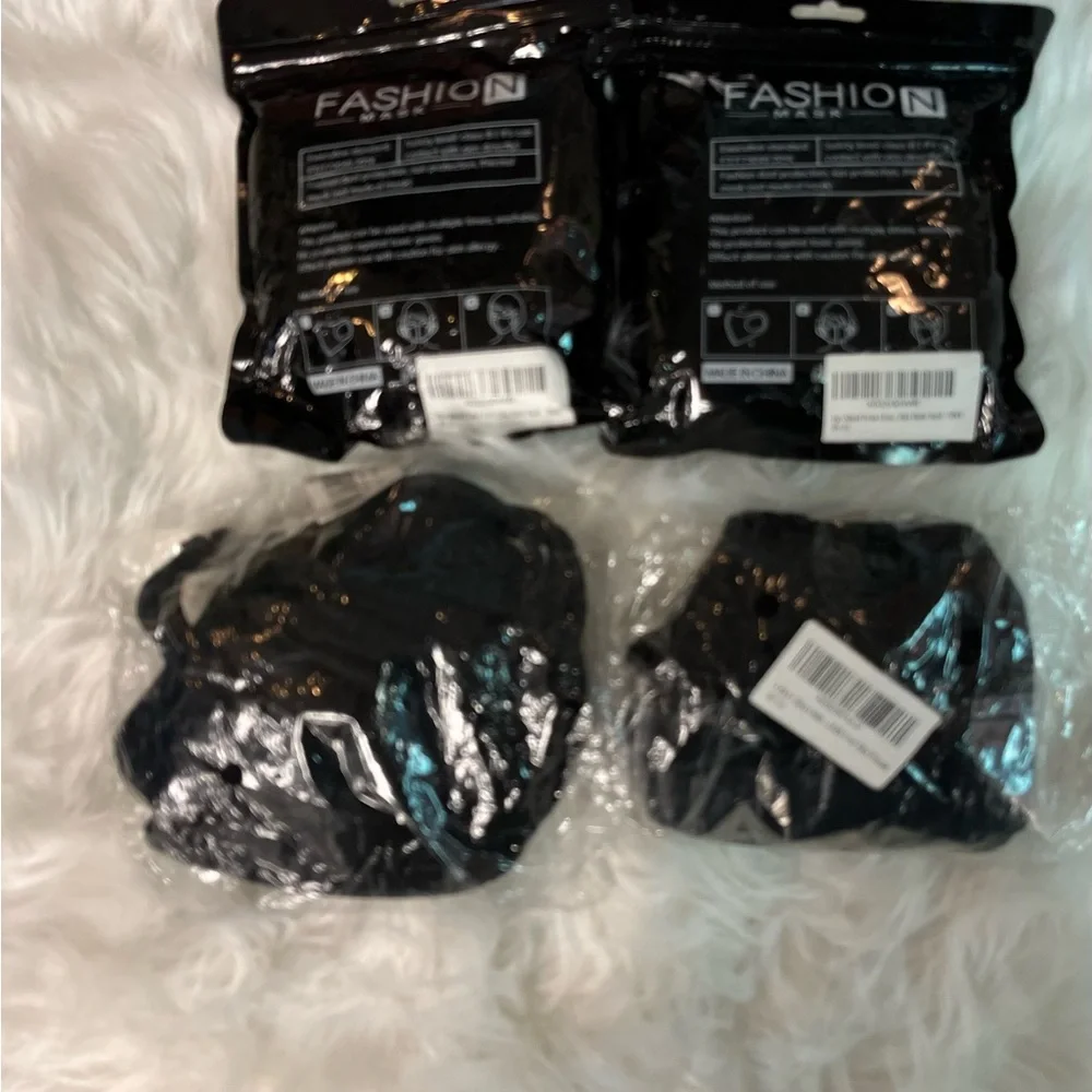 NIB 25 Black Masks
